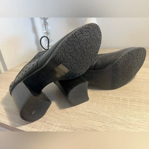 Patricia Nash Parma Heeled Oxford - Picture 7 of 12